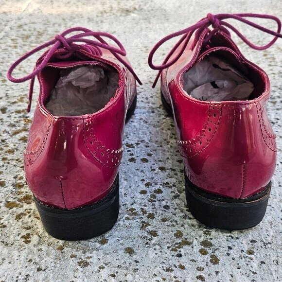 Twiggy London Women Shoes Red Faux patent Leather Upper Lace Up Sneaker Size 8M - Picture 6 of 11